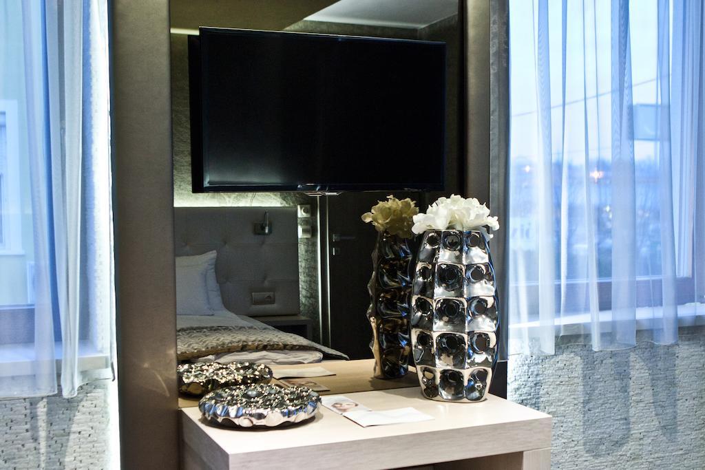 Mirage Hotel Шарвар Екстер'єр фото